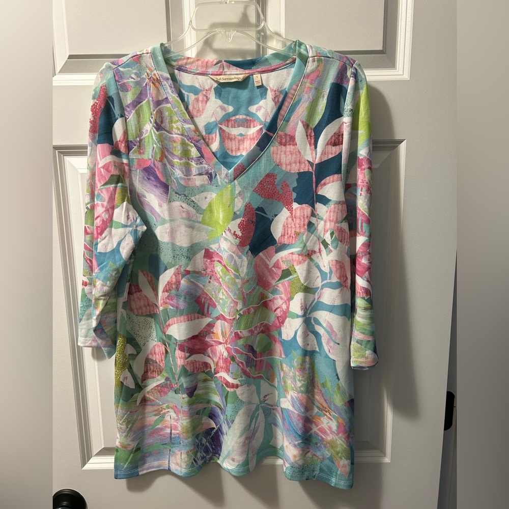 Floral Soft Surroundings fine gauge tunic. Size Large. Never worn